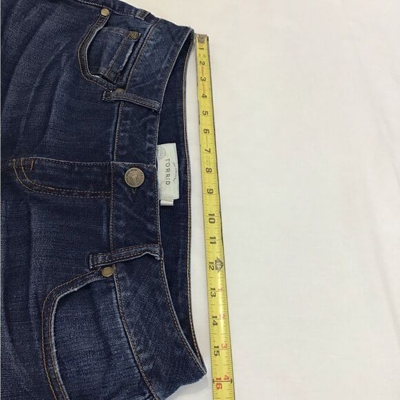 torrid Straight Leg Dark Wash Denim Jeans Size 10R - Picture 6 of 8
